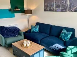 3-Bedroom Luxury Stay With FREE Parking