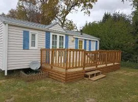 Mobil-home dans camping municipal