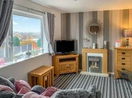 Sunny Rhyl Apartment - Uk44631