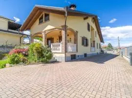 Stunning Home In Bosconero With Kitchen