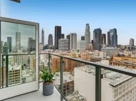 Sleeps 9 Three Bedroom Heart of Downtown Los Angeles