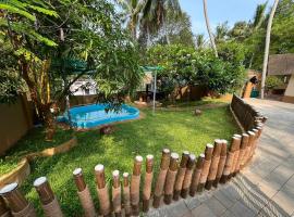 Cocoon Earth Home - Pool Villa Kovalam，位于可瓦兰的酒店