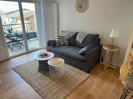 Appartement de charme et balcon，位于Parempuyre的酒店
