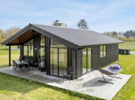 3 Bedroom Beautiful Home In Grenaa，位于格雷诺的酒店