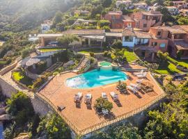 Sardinia Family Villas - Villa Carmen with sea view and pool，位于切尔沃港的酒店