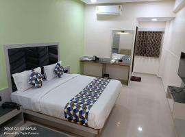 HOTEL SILVER INN SANAND，位于Sānand的酒店