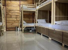 Jeet hostel and Stay Rooms，位于帕罗林的青旅