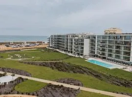 Bayline- Beachfront and Pool