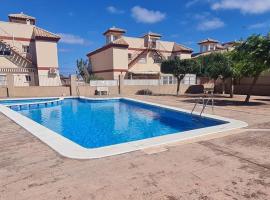 Agréable appartement avec piscine commune，位于圣佩德罗-德尔皮纳塔尔的酒店
