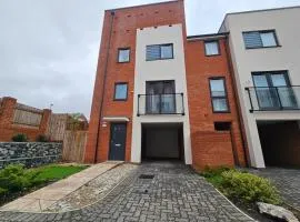 Modern 3 Bedroom Town House in Ipswich