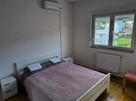 Luc 75 kvadrata stan sa dve spavce sobe