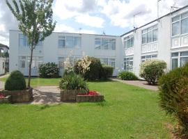 Dawlish Warren Willow chalet villa Welcome family holiday park South Devon offered by Welcome2Warren，位于Dawlish Warren的度假村