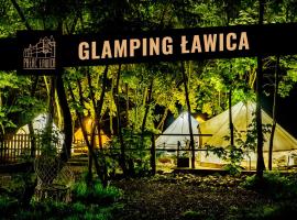 Glamping Ławica，位于克沃兹科的酒店