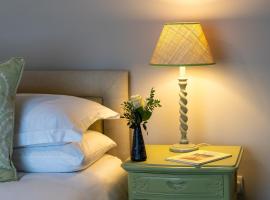 Queen's Cottage Barrowford，位于Barrowford的酒店