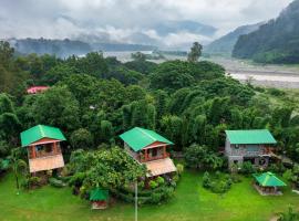 Tashree Kabeela Riverside Resort，位于Marchula的酒店