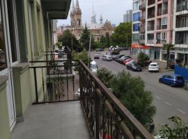 City Center Guesthouse on Demetre Tavdadebuli str 46，位于巴统的酒店