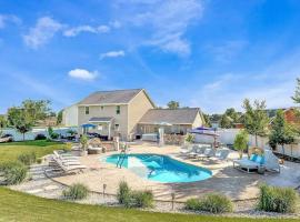 Your Resort On Gala Family Fun with Spa and Pool，位于阿普尔顿的酒店