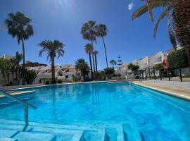 The Best House Tenerife Habitaciones Compartidas，位于阿德耶的民宿