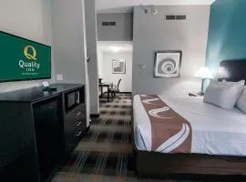 Quality Inn Roseville-Detroit North