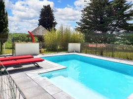 Maison d'une chambre avec piscine partagee et jardin amenage a Lignairolles，位于Lignairolles的酒店