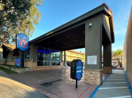 Motel 6 Pasadena, CA Old Town Pasadena Area，位于帕萨迪纳的汽车旅馆