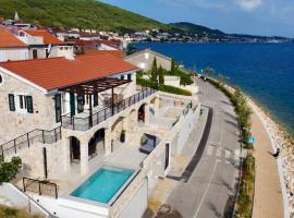 Villa Ocean View of Kali - Erste Meerreihe mit Pool，位于卡利的酒店