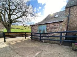 Oaklands Cottage on a rural farm