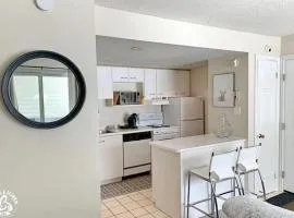 Hillside Studio 1 in Blue Mountain, Mountain View, Full Kitchen, Free Parking