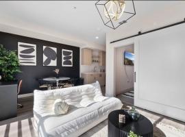 Irvine Luxury & Modern Home，位于圣安娜的酒店