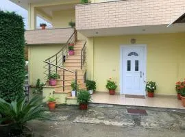 4 Bed Villa - Sleeps 9 - Pets - Garden - Parking