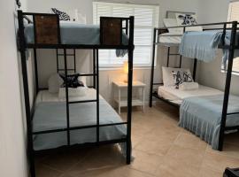 Hostel Beds & Sheets FLL AIRPORT，位于达尼亚滩的青旅
