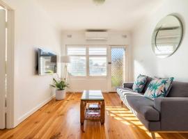 Sams Henley Beach Garden Unit，位于Henley Beach的酒店