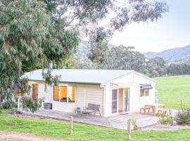 Stringybark, Halls on Falls Homestead，位于Strath Creek的酒店