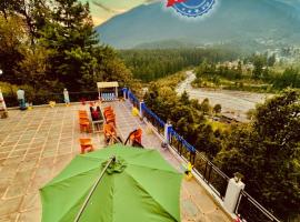 Snow Clad Riverview Hotel & Resort, Manali，位于马拉里的酒店