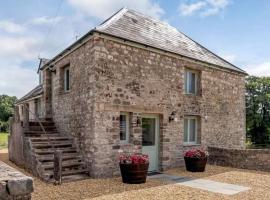 The Granary at Henrhiw Farm Cottages，位于阿斯克的度假屋