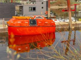 Ausgebautes Freifallrettungsboot KNUTSCHKUGEL，位于汉堡的船屋