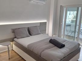 Lisbon South Bay Rooms 2，位于阿尔马达的酒店