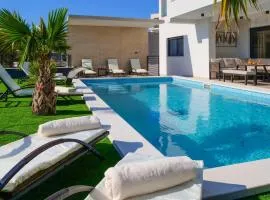 Awesome Home In Primosten With Heated Swimming Pool