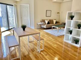 124-2 Bedroom 2 Bath Apt in Heart of Hoboken，位于霍博肯的酒店