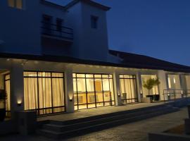 TERMAS PISMANTA Hotel & Spa，位于Las Flores的酒店