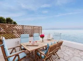 Evi's Seafront Hideaway - Petalidi Cozy Nest