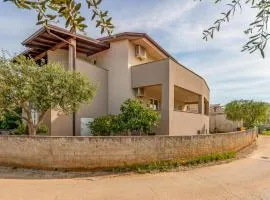 1 Bedroom Amazing Apartment In Vir