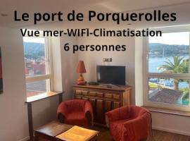 Ile de Porquerolles : T3 climatisé vue mer，位于波克罗勒岛的公寓