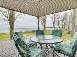 Pet-Friendly Houghton Lake House Steps to Lake!