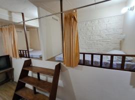 Dormitories/Hosteller, Giftland Homestay