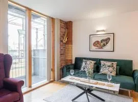 Electric Wharf - Luxury 2-bed Apartment with Free WiFi and Parking