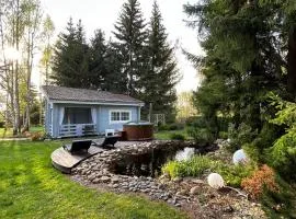 Romantic cozy house Kirzacinas pirts with sauna close to seaside