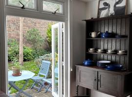 Charming, Renovated Residence in Willesden Green，位于伦敦的度假屋