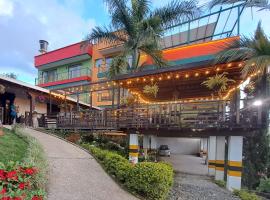 Guatapé Country House Hotel，位于瓜塔佩的青旅
