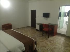 Executive Gold Hotel，位于阿布贾纳姆迪·阿齐基韦国际机场 - ABV附近的酒店